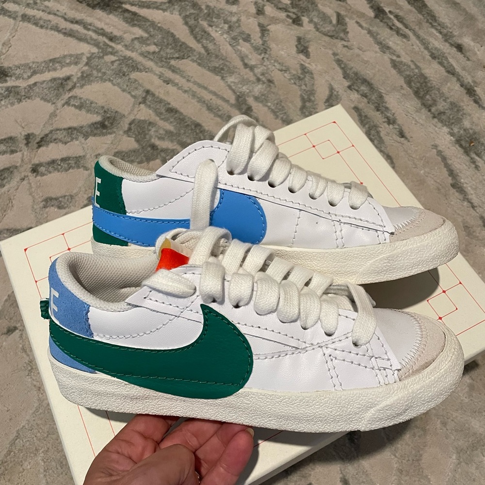 Nike Blazer Low 77  white university blue multi size 6.5